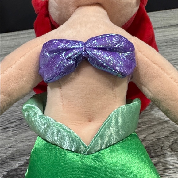 Disney | The Little Mermaid: Ariel Plush - 18” Plush Toy - Picture 4 of 13